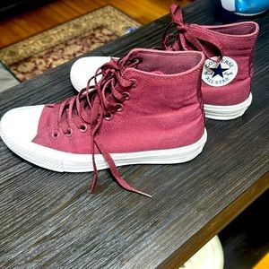 Converse- maroon high tops